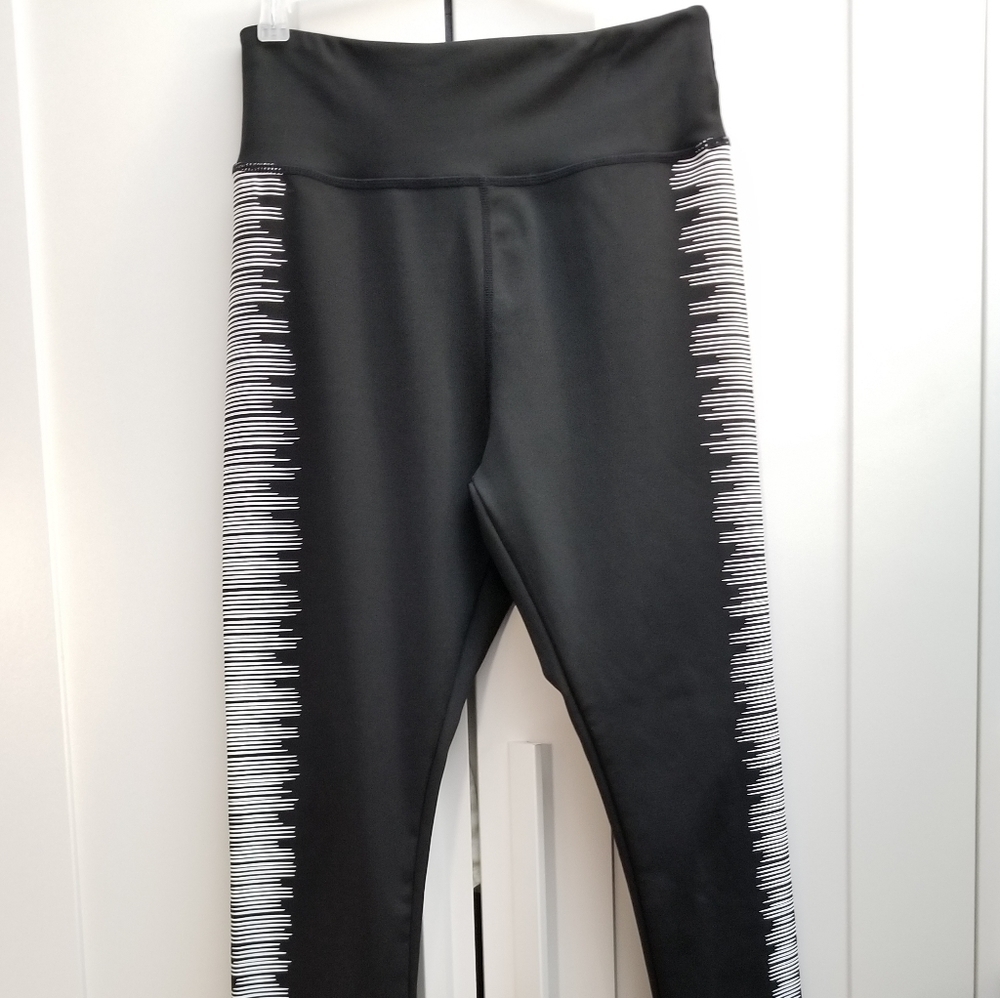 Runway Ready Black yoga Leggings,  size Medium